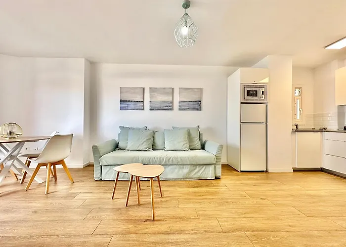 Torres De Yomely - Y1a 플라야데라스아메리카스